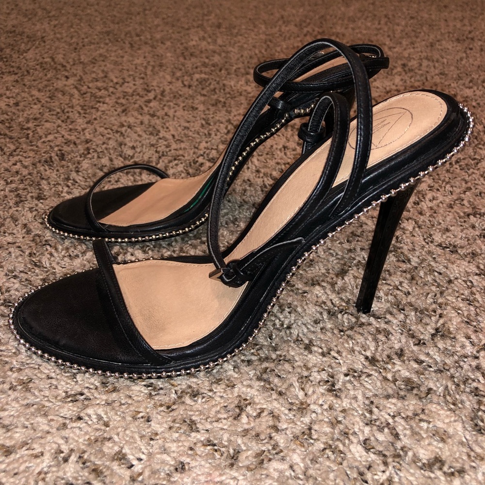 🛑 SOLD! Black Single Sole Heels